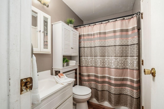 4419 Trindel Way, Columbus, OH 43231 - full bathroom featuring vanity, toilet, and a shower with shower curtain