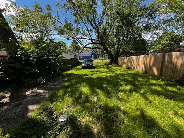 1479 Genessee Ave, Columbus, OH 43211 - view of yard