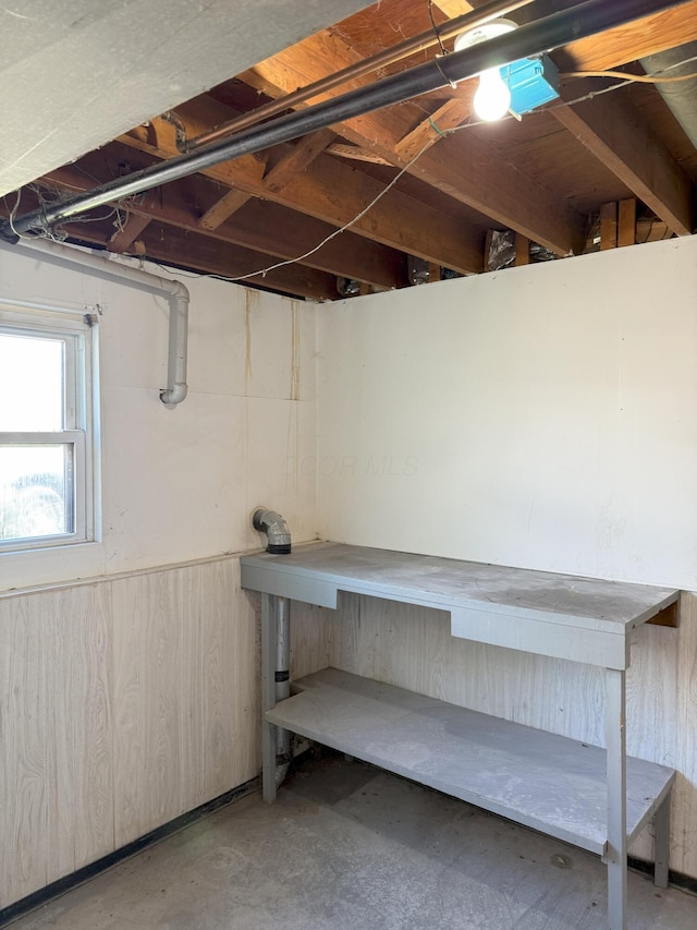 5123 Jameson Dr, Columbus, OH 43232 - below grade area featuring wainscoting