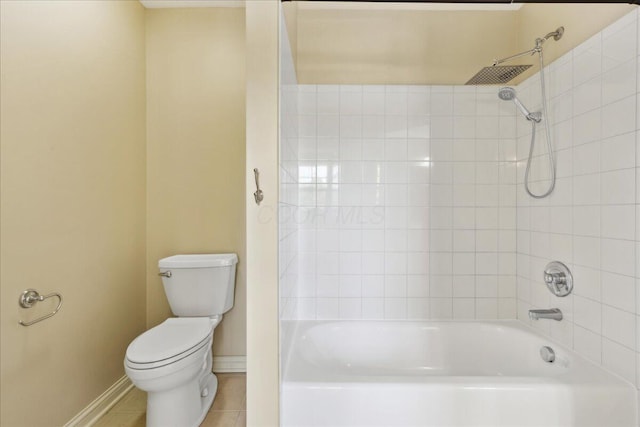 3144 Abbey Knoll Dr, Lewis Center, OH 43035 - full bathroom featuring toilet, bathtub / shower combination, baseboards, and tile patterned floors