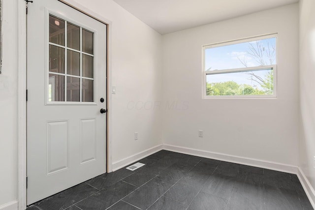 1071 US-42, London, OH 43140 - doorway with baseboards