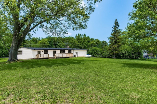 1071 US-42, London, OH 43140 - view of green lawn featuring a wooden deck