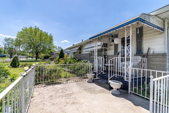 2929 Fairwood Ave, Columbus, OH 43205 - view of patio / terrace