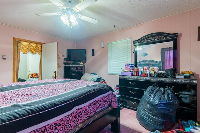 2929 Fairwood Ave, Columbus, OH 43205 - bedroom with a ceiling fan and carpet flooring