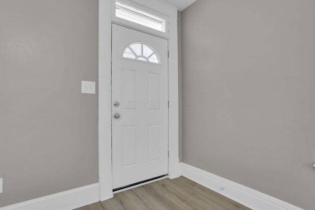 1120 8th Ave, Lancaster, OH 43130 - entrance foyer featuring light wood finished floors and baseboards