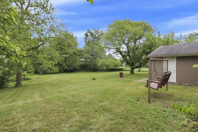 402 W St, Groveport, OH 43125 - view of grassy yard