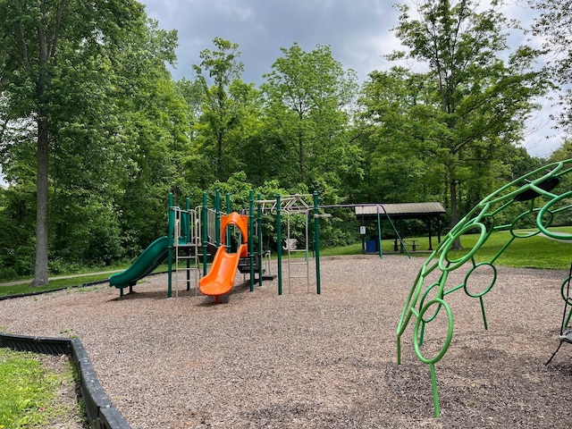 1055 Arcaro Dr, Columbus, OH 43230 - view of communal playground