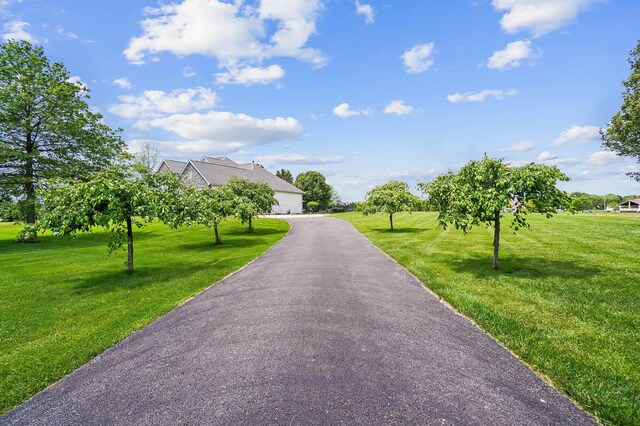 401 Warrenpoint Ln, Pataskala, OH 43062 - view of asphalt driveway