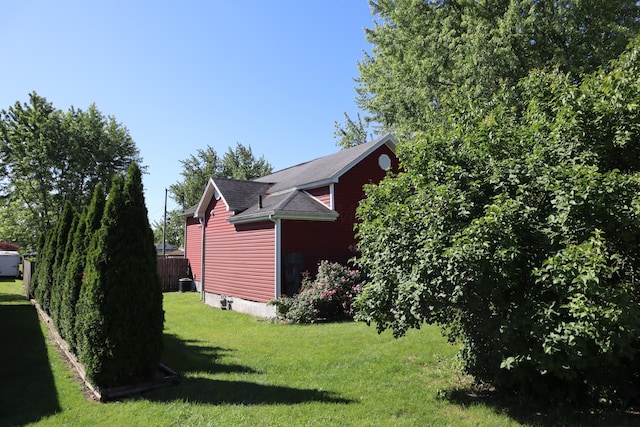 1131 Campbell St, Washington Court House, OH 43160 - view of side of property with a lawn