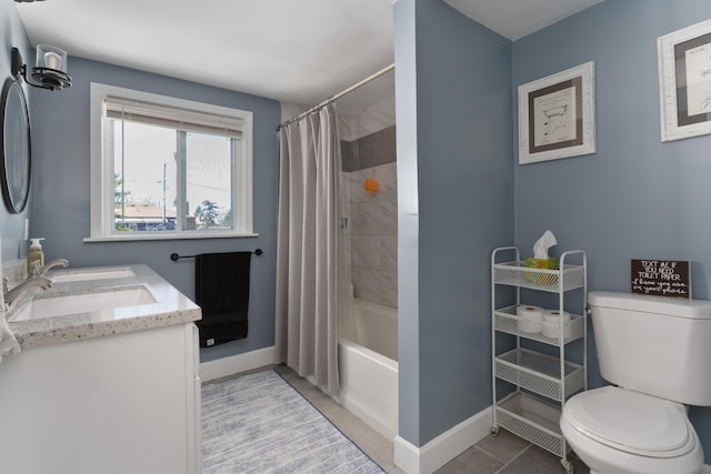 41 N Westmoor Ave, Columbus, OH 43204 - full bath featuring toilet, shower / bath combination with curtain, baseboards, tile patterned flooring, and vanity