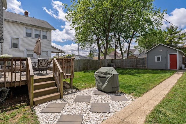 41 N Westmoor Ave, Columbus, OH 43204 - view of yard featuring a deck and an outdoor structure