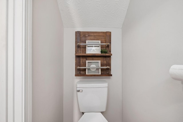 1994 Hoadley Dr Unit 7C, Columbus, OH 43228 - bathroom with toilet
