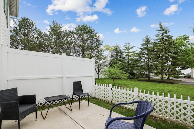 1994 Hoadley Dr Unit 7C, Columbus, OH 43228 - view of patio / terrace