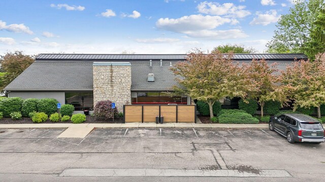 1994 Hoadley Dr Unit 7C, Columbus, OH 43228 - view of building exterior with uncovered parking