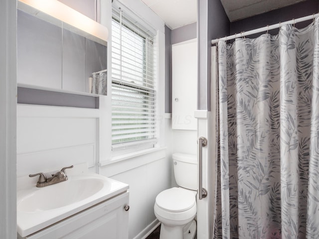 154 Montgomery Blvd, New Concord, OH 43762 - full bath featuring toilet, vanity, and a shower with shower curtain