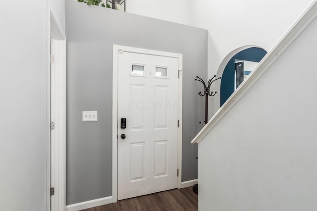2535 Linbaugh Rd, Grove City, OH 43123 - entryway featuring dark wood finished floors and baseboards