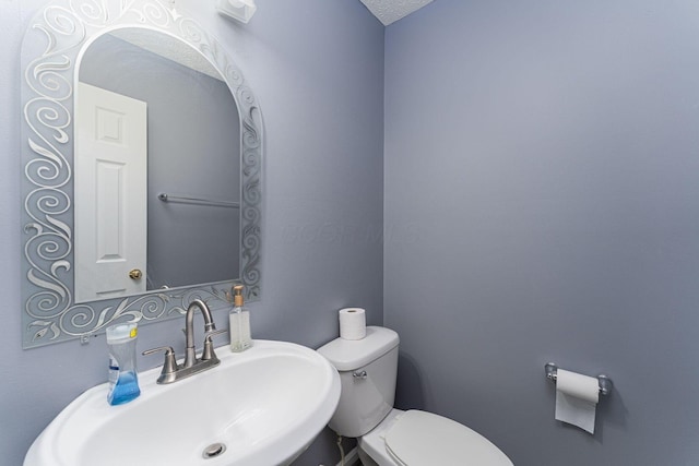 5924 Morrissey St Unit 5924E, Columbus, OH 43232 - bathroom featuring a sink and toilet