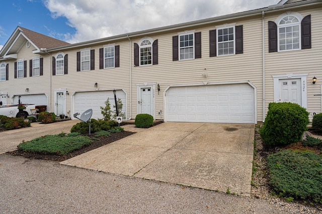 5924 Morrissey St Unit 5924E, Columbus, OH 43232 - multi unit property with driveway and a garage
