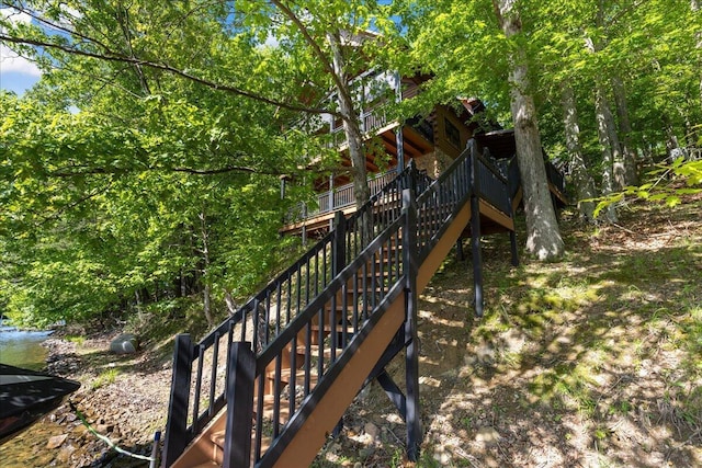 653 Natchez Ln, Sugar Grove, OH 43155 - wooden deck featuring stairs