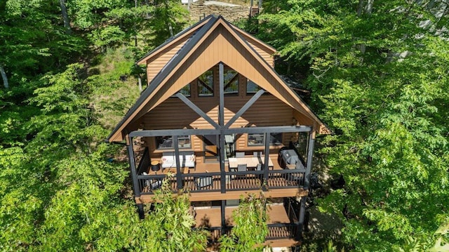 653 Natchez Ln, Sugar Grove, OH 43155 - view of front facade with a wooden deck
