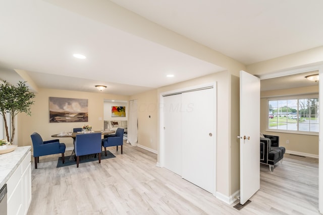 1419 Hentz Dr, Reynoldsburg, OH 43068 - interior space featuring light wood-type flooring, baseboards, and recessed lighting