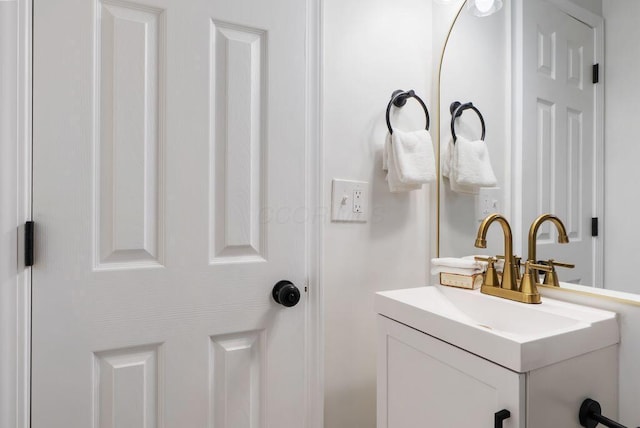 215 Stockbridge Rd, Columbus, OH 43207 - bathroom with vanity