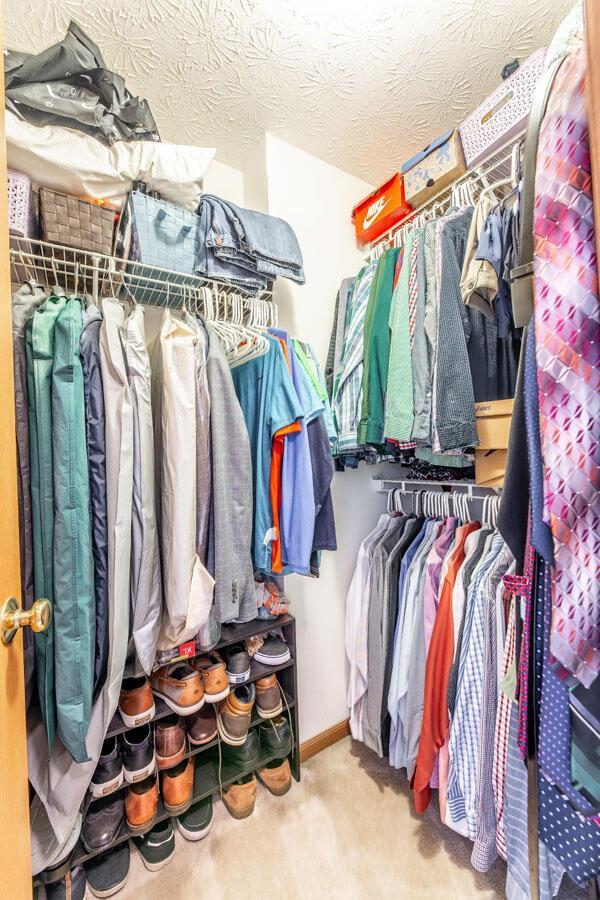 2643 Westrock Dr, Hilliard, OH 43026 - spacious closet featuring carpet