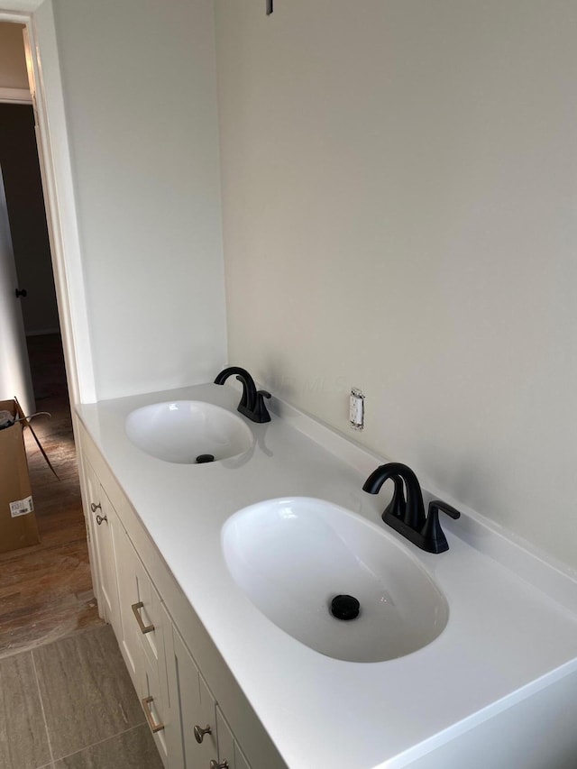 3434 Kenlawn St, Columbus, OH 43224 - bathroom featuring double vanity