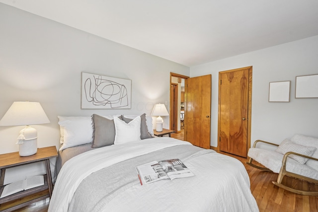 640 Wetmore Rd, Columbus, OH 43214 - bedroom with wood finished floors