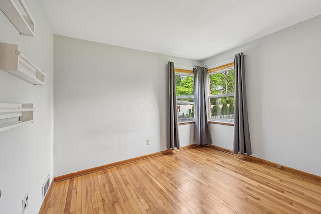 640 Wetmore Rd, Columbus, OH 43214 - spare room featuring light wood finished floors and baseboards