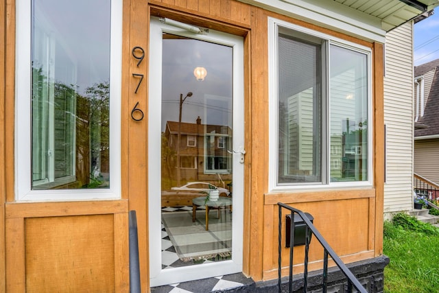 976 Oakwood Ave, Columbus, OH 43206 - view of property entrance