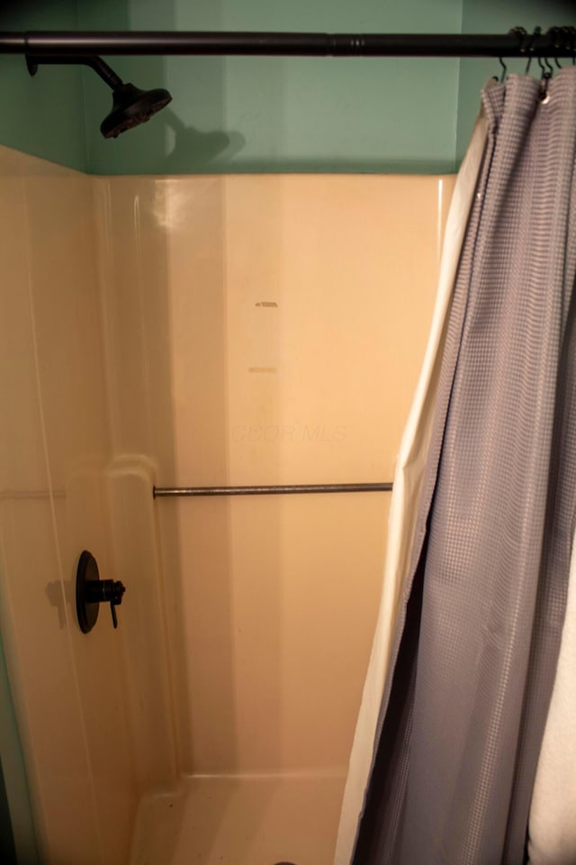 350 S Houston Pike, South Vienna, OH 45369 - bathroom with curtained shower