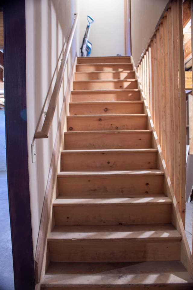 350 S Houston Pike, South Vienna, OH 45369 - view of stairs