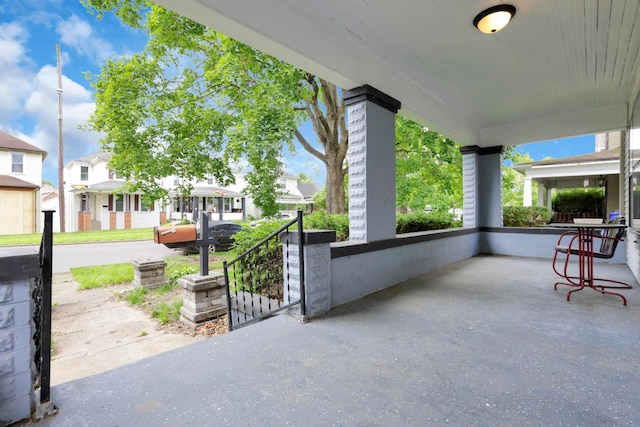 683 E 2nd St, Chillicothe, OH 45601 - view of patio / terrace with a residential view