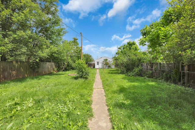 683 E 2nd St, Chillicothe, OH 45601 - view of yard