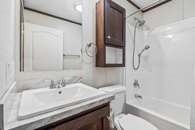 50 Winter Pine Dr, Delaware, OH 43015 - bathroom with toilet, vanity, and washtub / shower combination