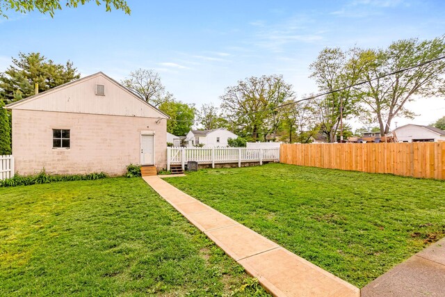 302 Oak St, Mount Vernon, OH 43050 - view of yard featuring a wooden deck