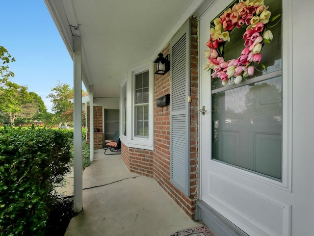 954 Circle Dr, Circleville, OH 43113 - view of porch