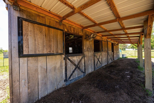 1674 Brock Rd NE, Bloomingburg, OH 43106 - view of horse barn