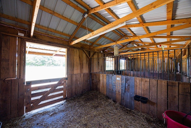 1674 Brock Rd NE, Bloomingburg, OH 43106 - view of stable