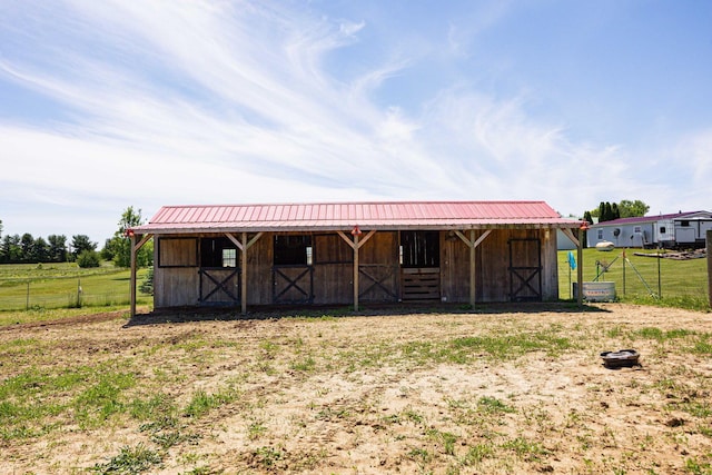 1674 Brock Rd NE, Bloomingburg, OH 43106 - view of stable