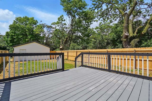 525 Saint Clair Ave, Columbus, OH 43203 - wooden terrace with view of wooded area and an outdoor structure