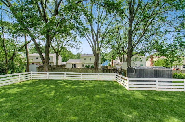 6407 Skywae Dr, Columbus, OH 43229 - view of yard featuring a residential view