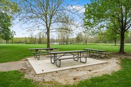 6407 Skywae Dr, Columbus, OH 43229 - view of property's community with a yard