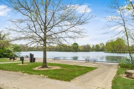 6407 Skywae Dr, Columbus, OH 43229 - view of community with a water view