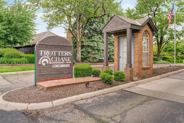 2539 Trotterslane Dr, Columbus, OH 43235 - view of community sign