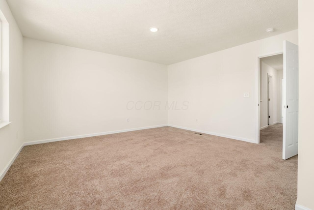 3339 Lauren Fields Dr S, Groveport, OH 43125 - empty room with carpet, baseboards, recessed lighting, and a smoke detector