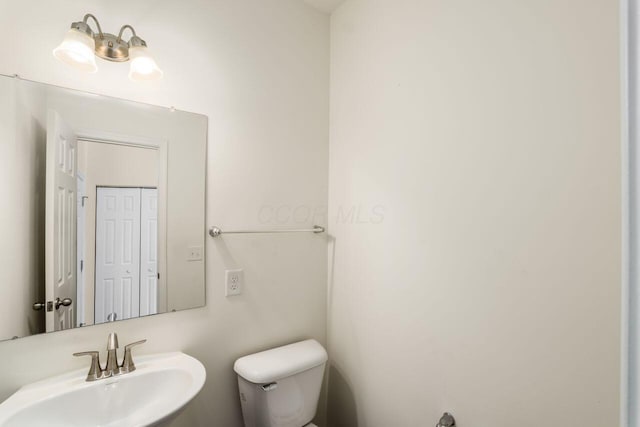 3339 Lauren Fields Dr S, Groveport, OH 43125 - half bath with a sink and toilet