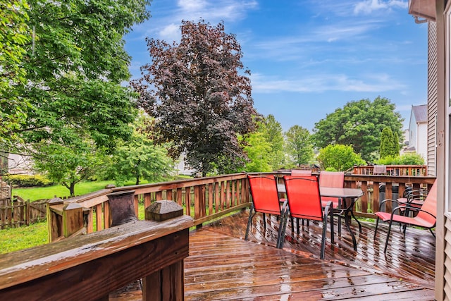3150 Berkley Pointe Dr, Gahanna, OH 43230 - deck featuring outdoor dining area