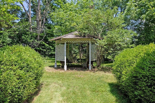4093 State Route 257, Radnor, OH 43066 - view of grassy yard featuring a gazebo